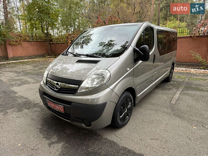 Минивэн Opel Vivaro 2013 в Киеве