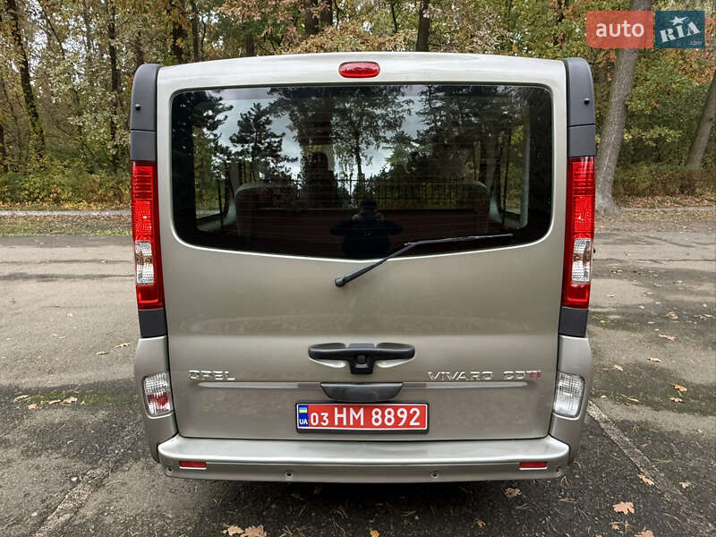 Минивэн Opel Vivaro 2013 в Киеве