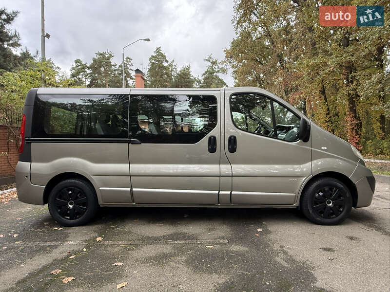 Минивэн Opel Vivaro 2013 в Киеве