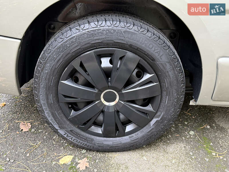 Минивэн Opel Vivaro 2013 в Киеве