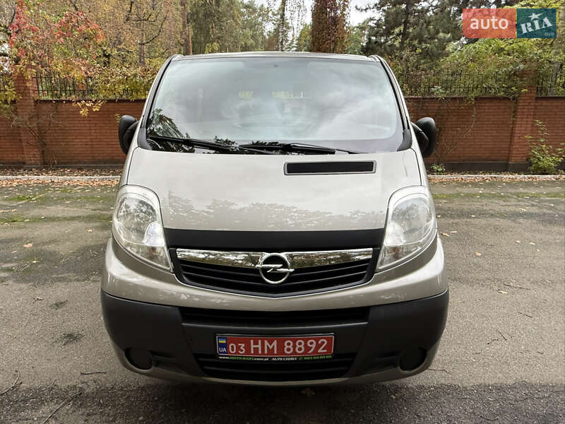 Минивэн Opel Vivaro 2013 в Киеве