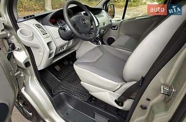 Минивэн Opel Vivaro 2013 в 