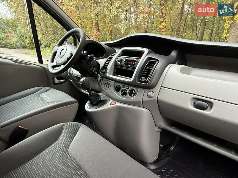 Минивэн Opel Vivaro 2013 в Киеве