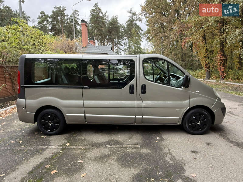 Минивэн Opel Vivaro 2013 в Киеве