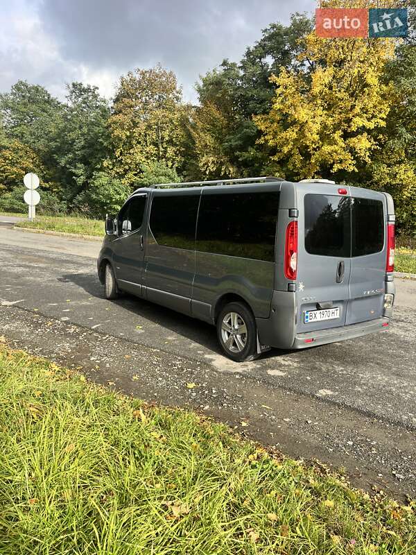 Минивэн Opel Vivaro 2011 в Хмельницком