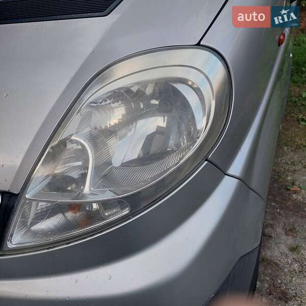 Минивэн Opel Vivaro 2008 в Покровске фото 12 Минивэн Opel Vivaro 2008 в Покровске