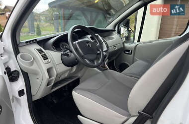 Минивэн Opel Vivaro 2013 в 