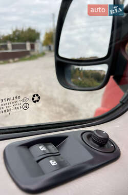 Грузовой фургон Opel Vivaro 2014 в 