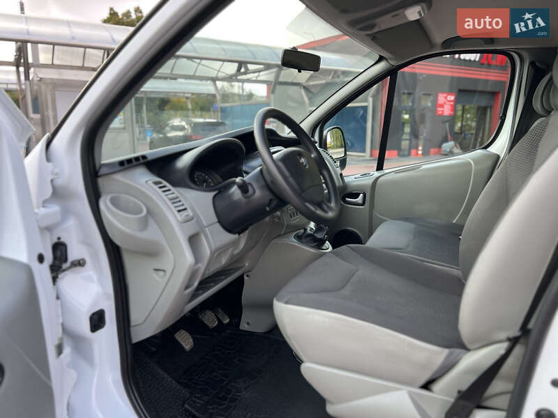 Мінівен Opel Vivaro 2014 в Рівному фото 21 Мінівен Opel Vivaro 2014 в Рівному