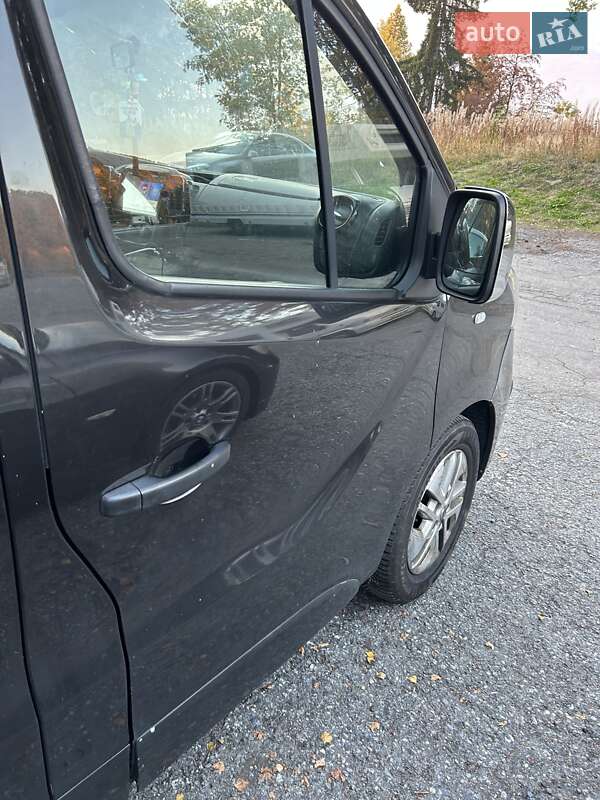 Мінівен Opel Vivaro 2015 в Бершаді