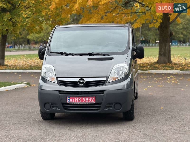 Вантажний фургон Opel Vivaro 2013 в Рівному фото 3 Вантажний фургон Opel Vivaro 2013 в Рівному