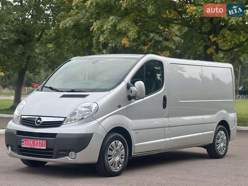 Грузовой фургон Opel Vivaro 2014 в Ровно