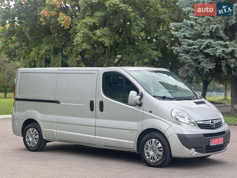 Грузовой фургон Opel Vivaro 2014 в Ровно