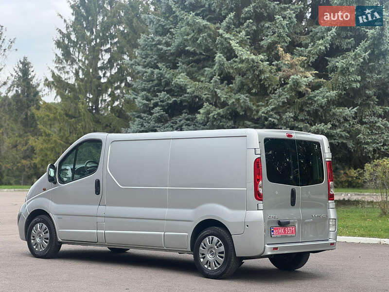 Грузовой фургон Opel Vivaro 2014 в Ровно
