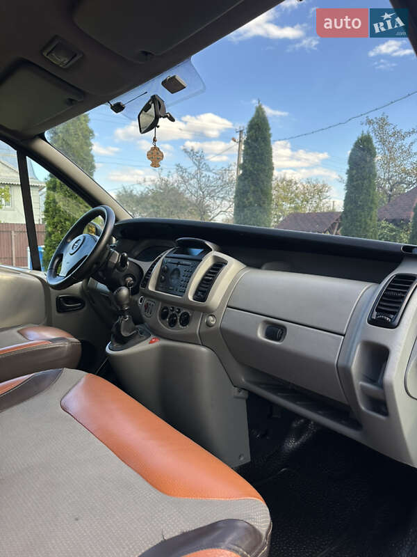 Минивэн Opel Vivaro 2002 в Косове фото 27 Минивэн Opel Vivaro 2002 в Косове