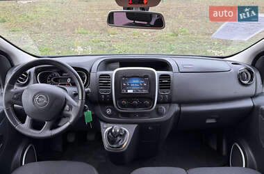 Минивэн Opel Vivaro 2015 в 