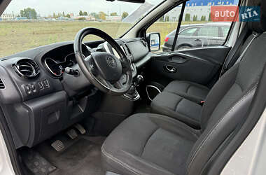 Минивэн Opel Vivaro 2015 в 