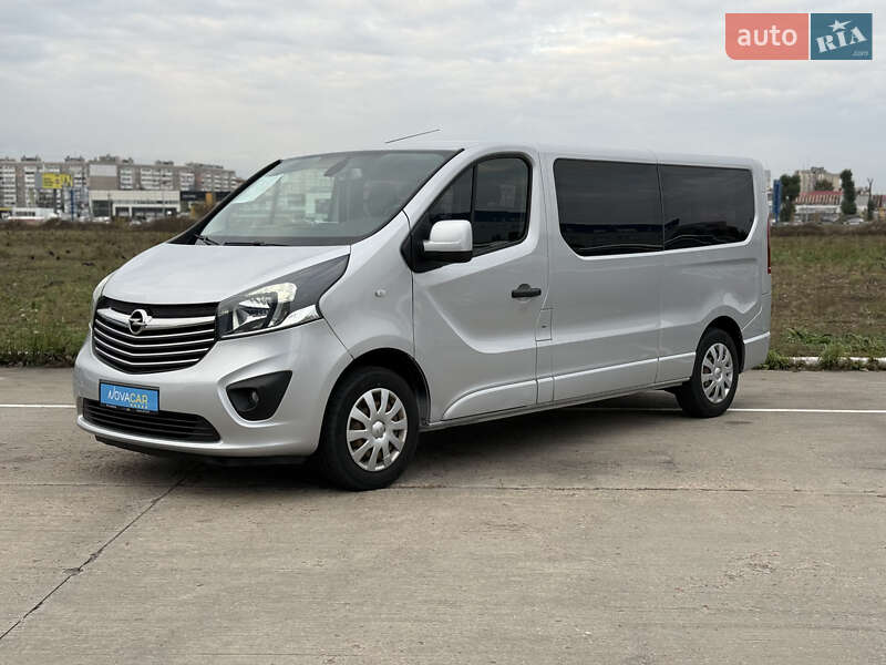 Минивэн Opel Vivaro 2015 в 