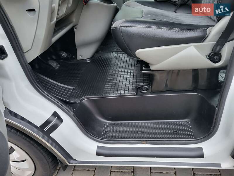 Мінівен Opel Vivaro 2007 в Хмельницькому