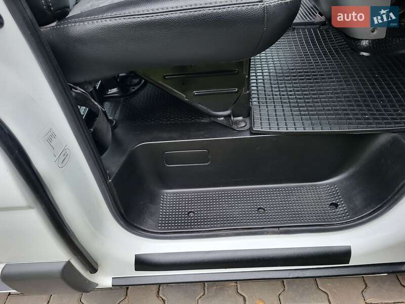 Мінівен Opel Vivaro 2007 в Хмельницькому