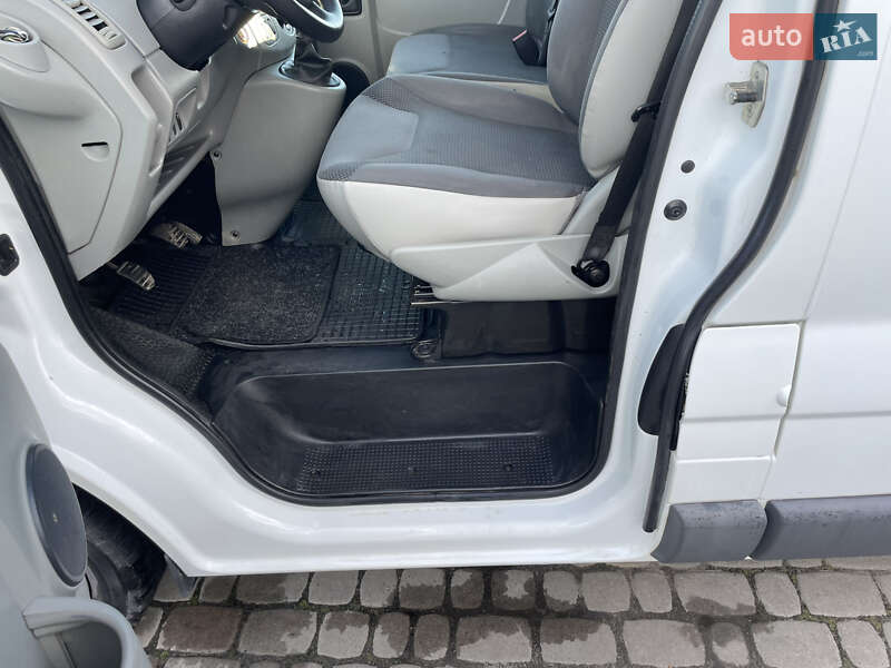 Мінівен Opel Vivaro 2012 в Львові