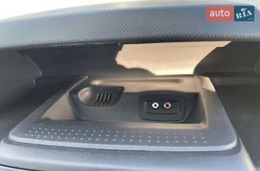 Мінівен Opel Vivaro 2012 в  фото 23 Мінівен Opel Vivaro 2012 в