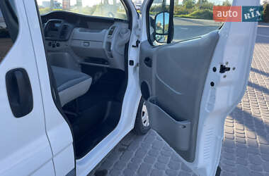Мінівен Opel Vivaro 2012 в  фото 37 Мінівен Opel Vivaro 2012 в