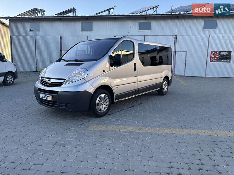 Минивэн Opel Vivaro 2011 в Коломые