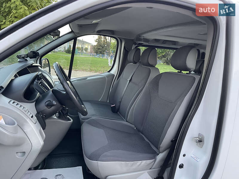 Минивэн Opel Vivaro 2011 в Радивилове