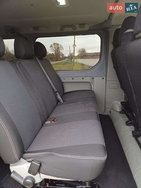 Минивэн Opel Vivaro 2013 в Ровно