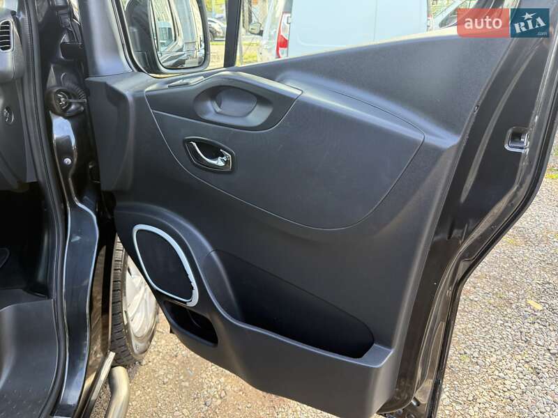 Мінівен Opel Vivaro 2016 в Одесі