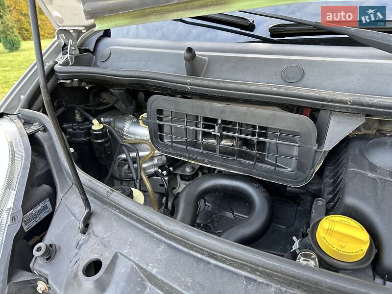 Минивэн Opel Vivaro 2013 в Дубно фото 30 Минивэн Opel Vivaro 2013 в Дубно