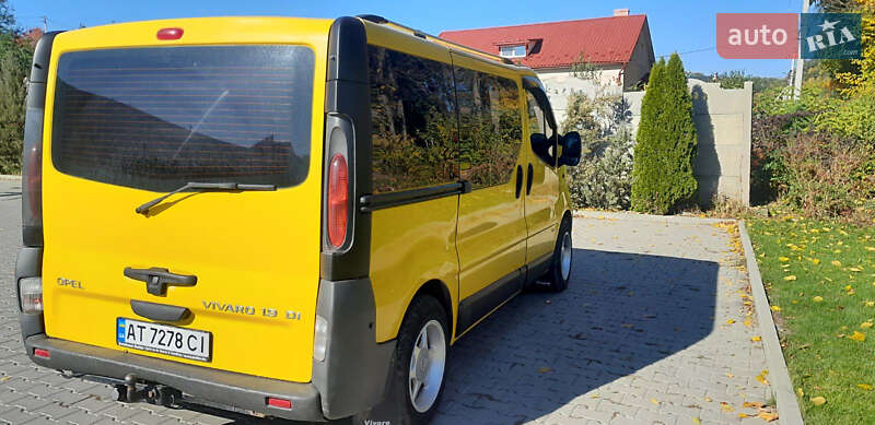 Минивэн Opel Vivaro 2004 в Кицмани фото 3 Минивэн Opel Vivaro 2004 в Кицмани