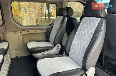 Минивэн Opel Vivaro 2006 в  фото 13 Минивэн Opel Vivaro 2006 в