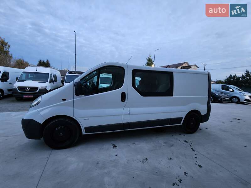 Минивэн Opel Vivaro 2013 в Дубно
