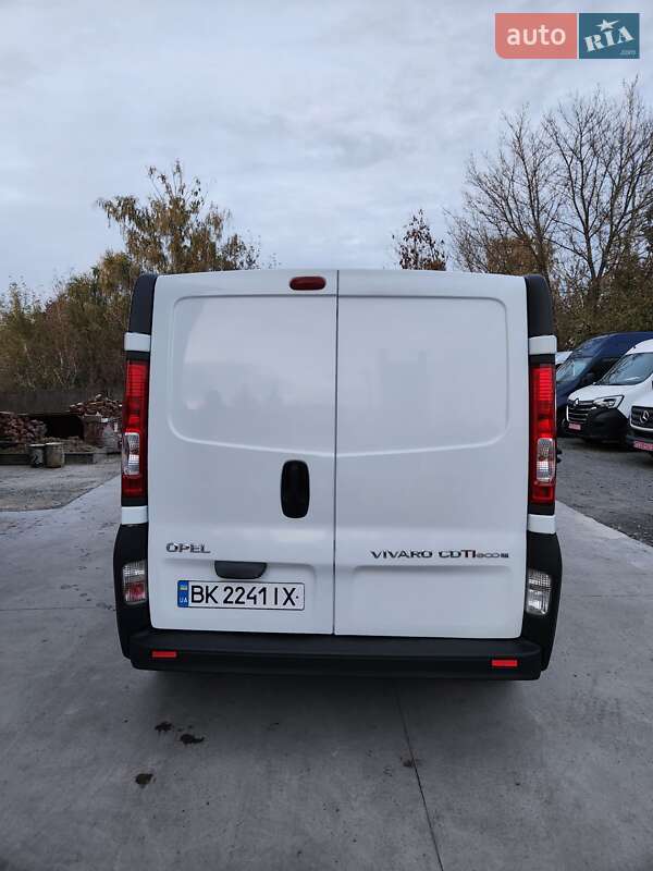 Минивэн Opel Vivaro 2013 в Дубно