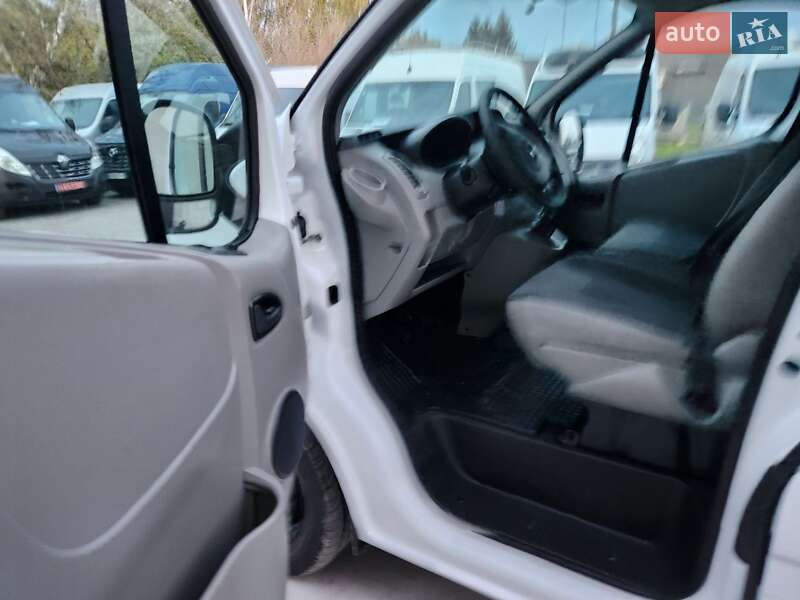 Минивэн Opel Vivaro 2013 в Дубно