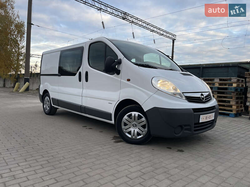 Opel Vivaro 2012