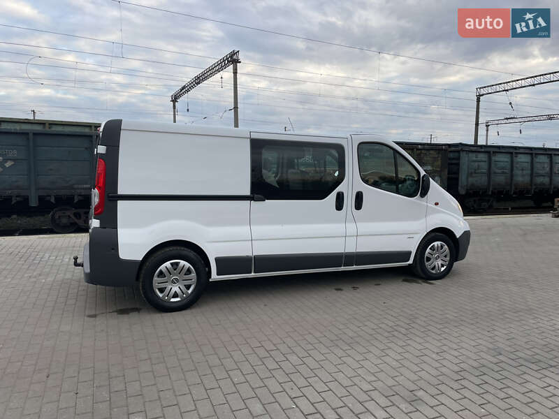 Минивэн Opel Vivaro 2012 в Дубно