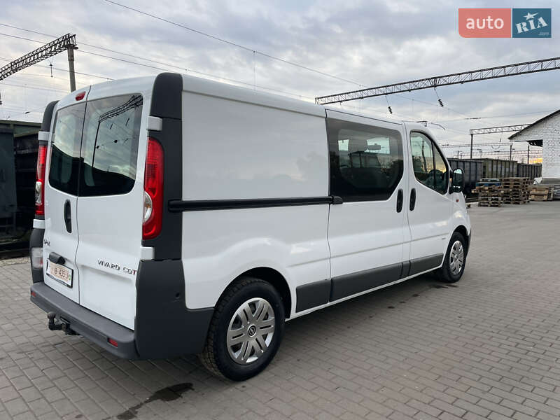 Минивэн Opel Vivaro 2012 в Дубно