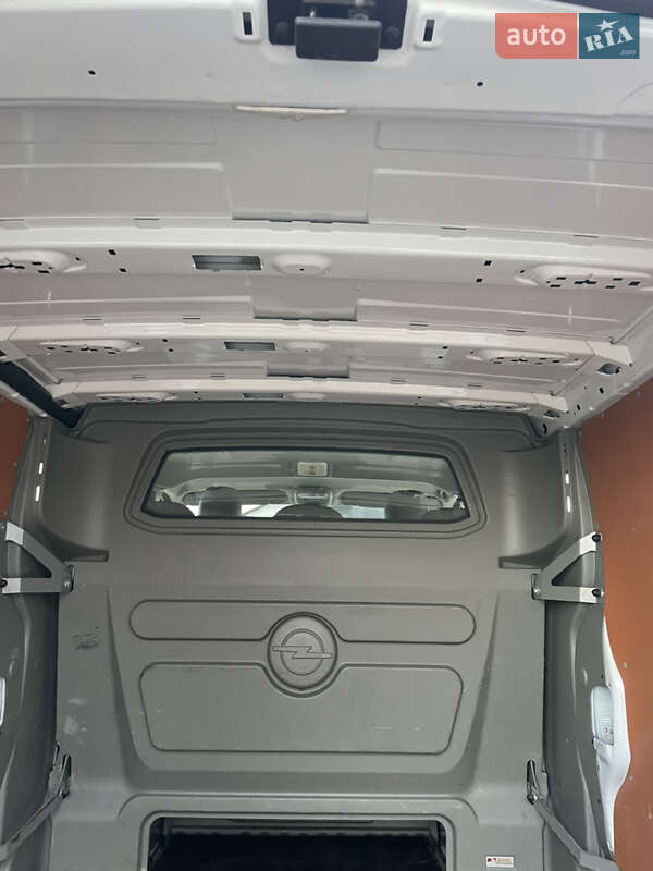 Минивэн Opel Vivaro 2012 в Дубно