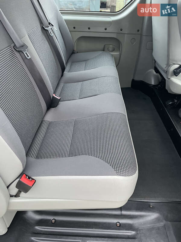 Минивэн Opel Vivaro 2012 в Дубно