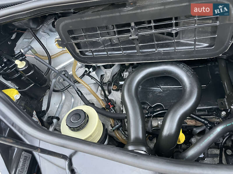 Минивэн Opel Vivaro 2012 в Дубно