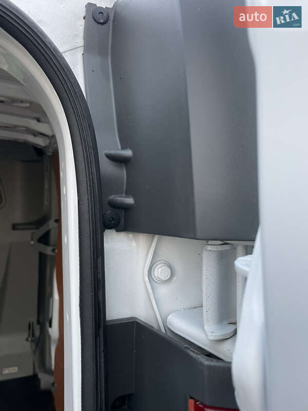 Минивэн Opel Vivaro 2012 в Дубно