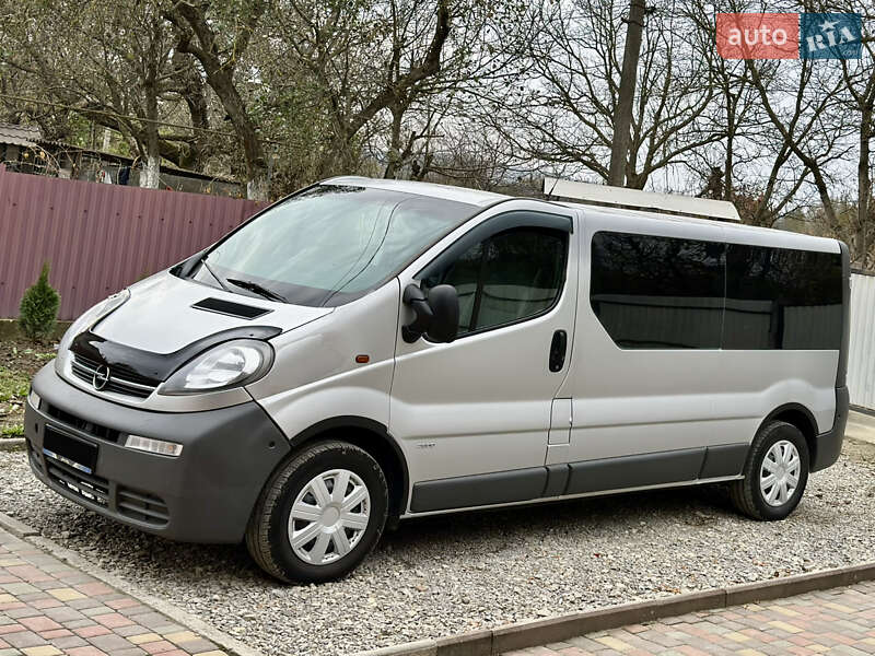 Минивэн Opel Vivaro 2006 в Черновцах