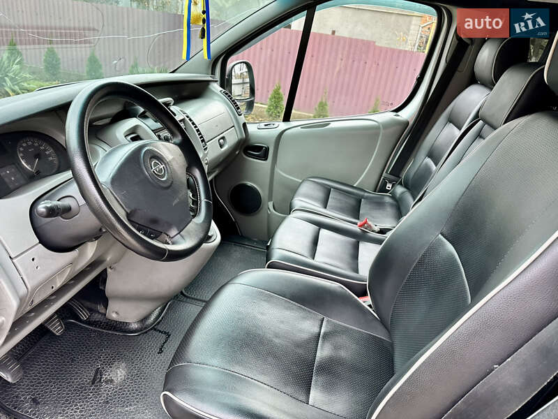 Минивэн Opel Vivaro 2006 в Черновцах