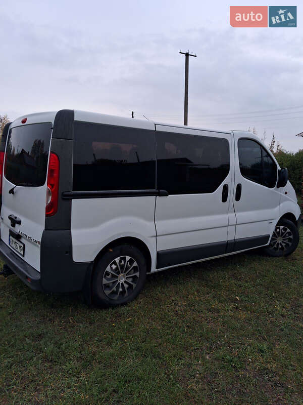 Минивэн Opel Vivaro 2007 в Валках