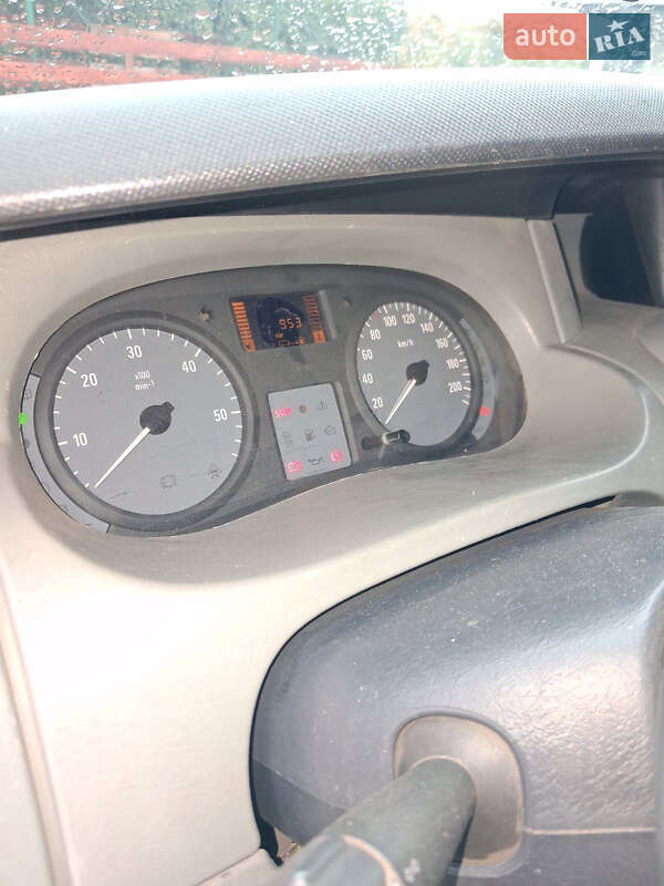 Минивэн Opel Vivaro 2007 в Валках