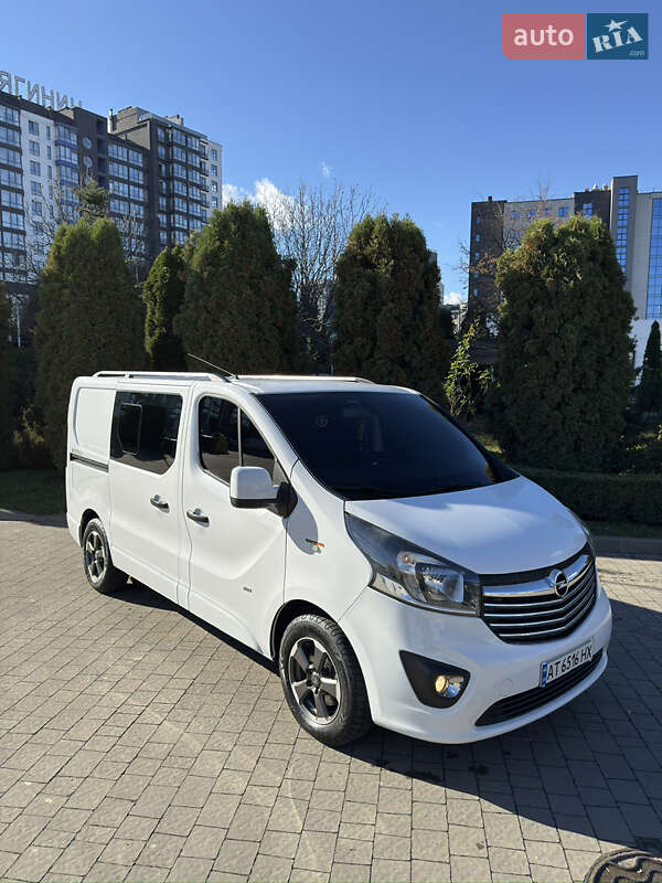 Мінівен Opel Vivaro 2015 в Івано-Франківську