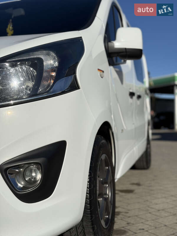 Мінівен Opel Vivaro 2015 в Івано-Франківську